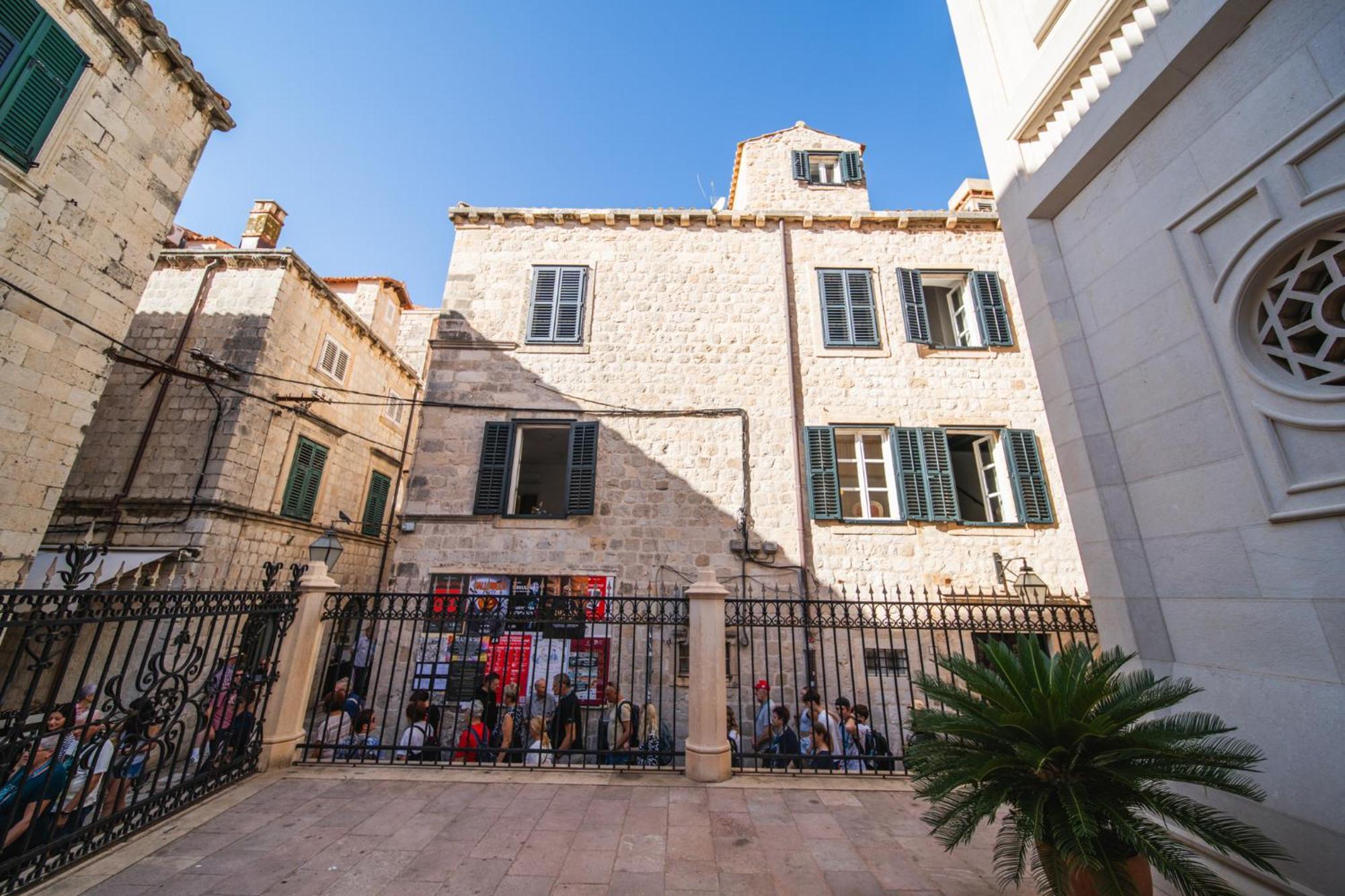 Sunce Palace Apartments With Free Offsite Parking Dubrovnik Exterior photo