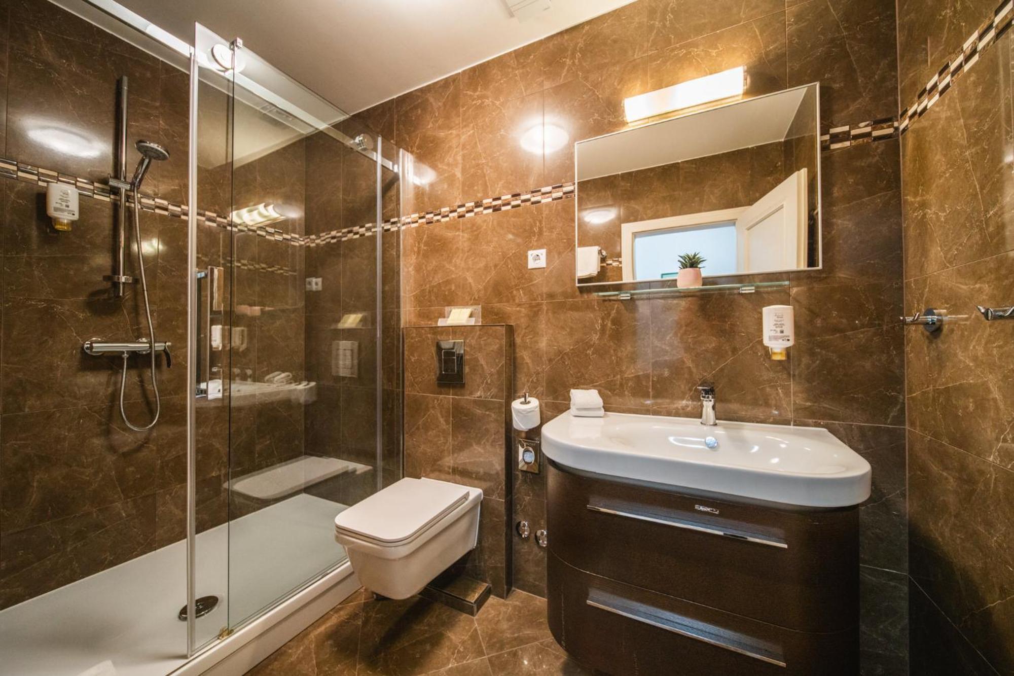 Sunce Palace Apartments With Free Offsite Parking Dubrovnik Exterior photo